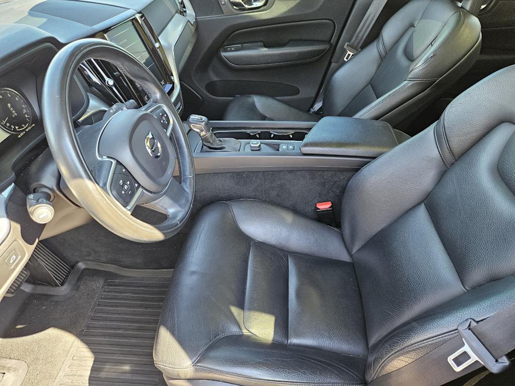 Thumbnail: 2018 Volvo XC60 - 9