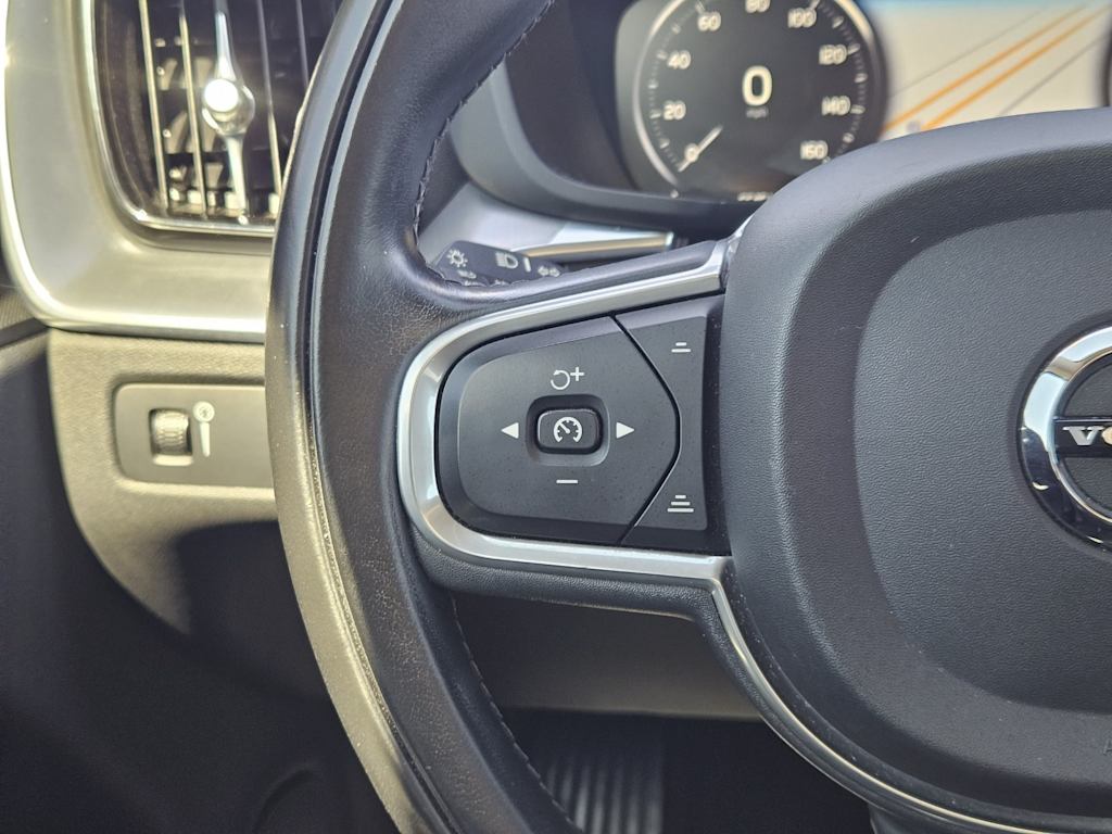 Thumbnail: 2018 Volvo XC60 - 31