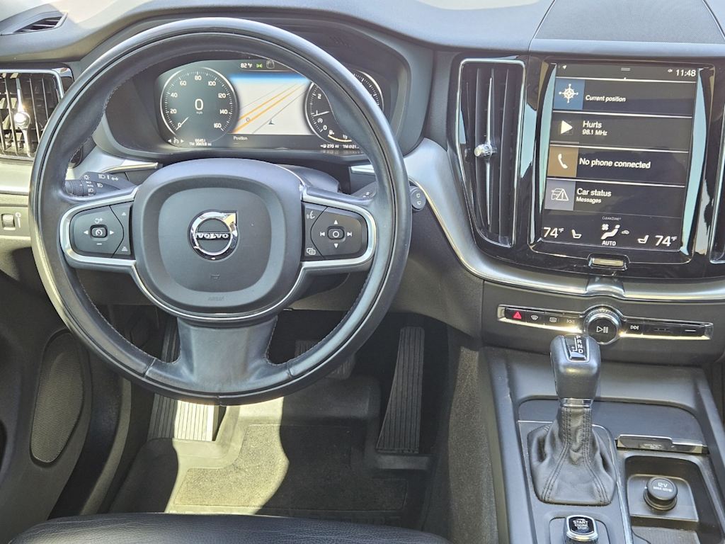 Thumbnail: 2018 Volvo XC60 - 7