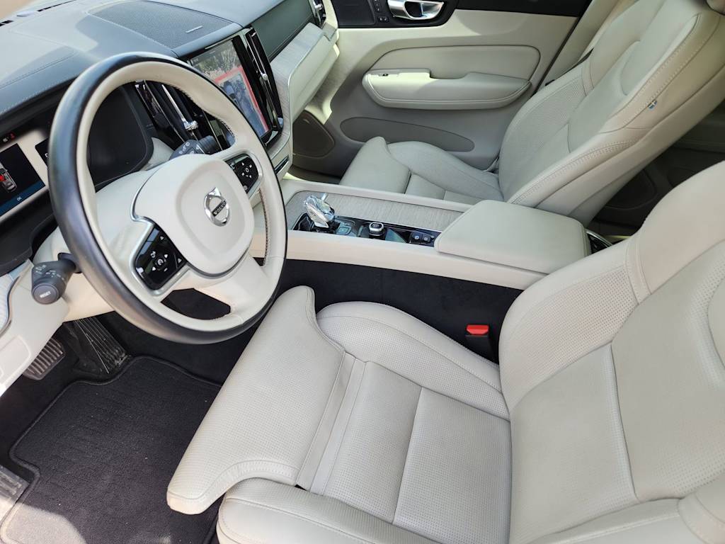 Thumbnail: 2023 Volvo XC60 - 9