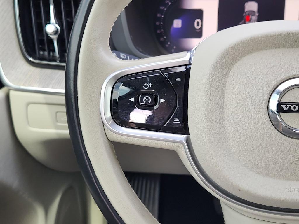 Thumbnail: 2023 Volvo XC60 - 30