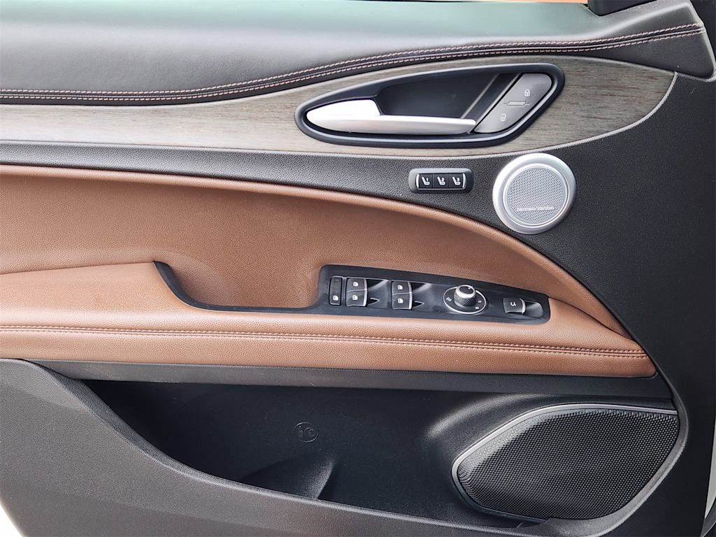 Thumbnail: 2019 Alfa Romeo Stelvio - 28