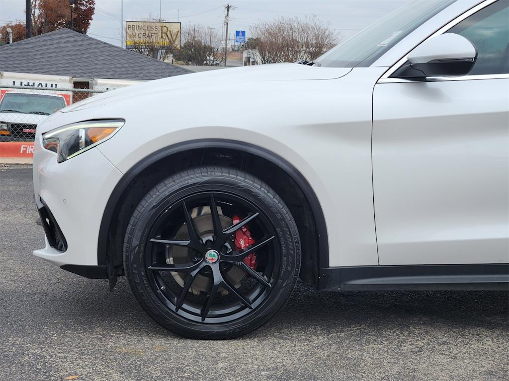 Thumbnail: 2019 Alfa Romeo Stelvio - 6