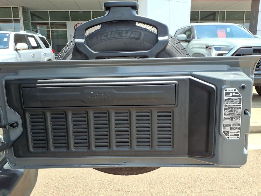 Thumbnail: 2023 Jeep Wrangler - 18