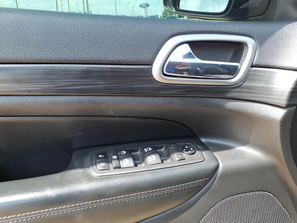 Thumbnail: 2019 Jeep Grand Cherokee - 19