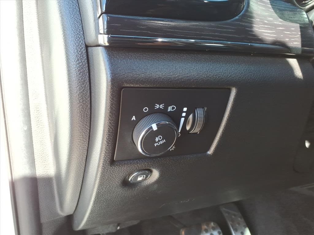 Thumbnail: 2019 Jeep Grand Cherokee - 20