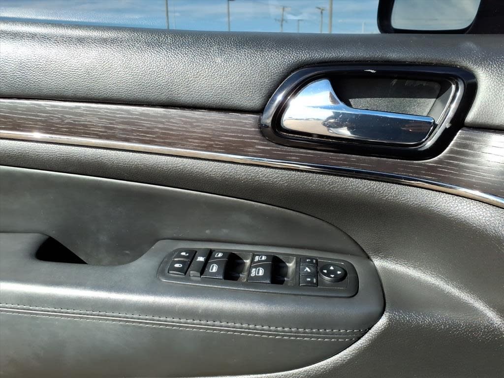 Thumbnail: 2019 Jeep Grand Cherokee - 19