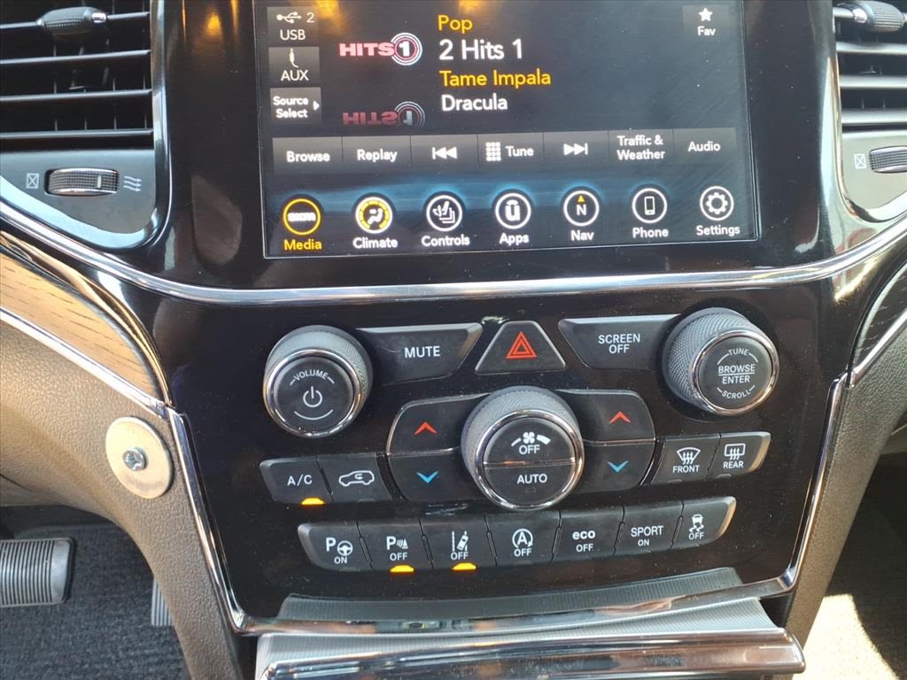 Thumbnail: 2021 Jeep Grand Cherokee - 24