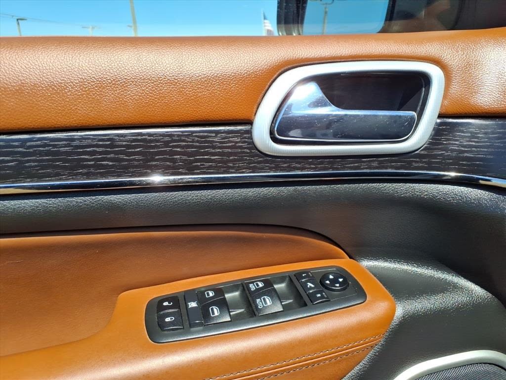 Thumbnail: 2021 Jeep Grand Cherokee - 19