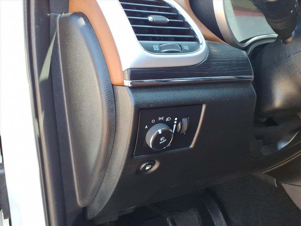 Thumbnail: 2021 Jeep Grand Cherokee - 20