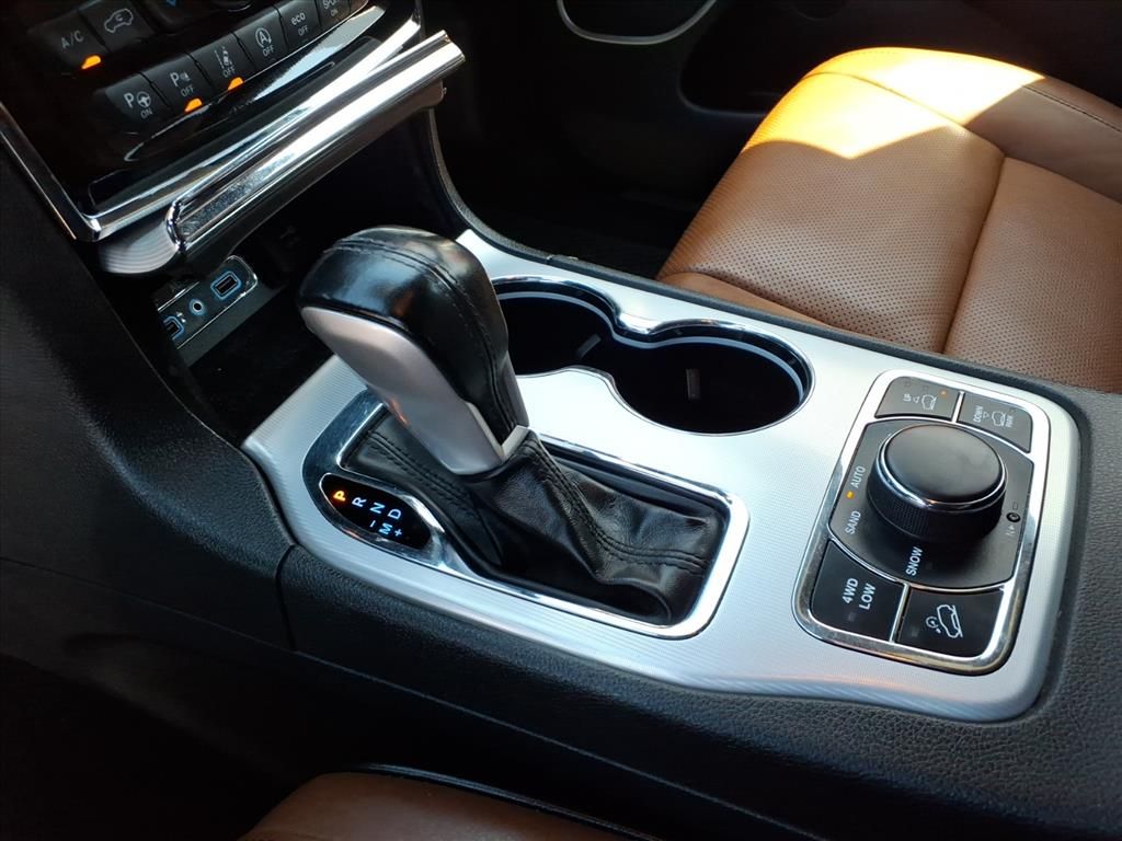 Thumbnail: 2021 Jeep Grand Cherokee - 11