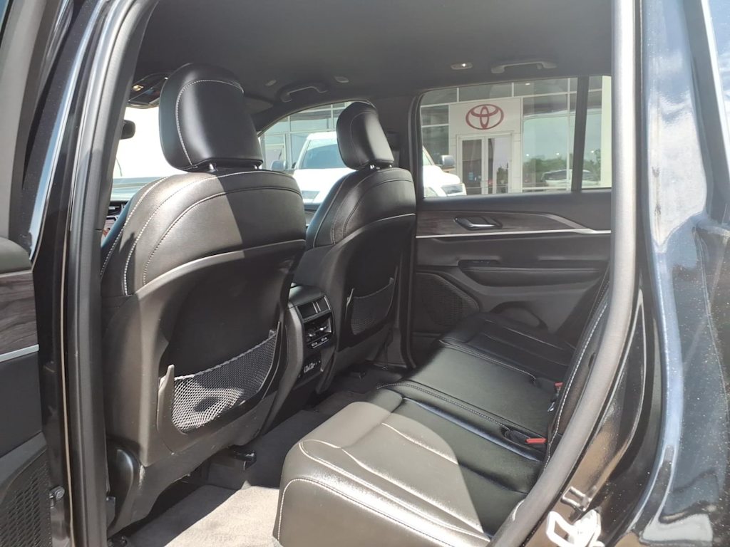 Thumbnail: 2024 Jeep Grand Cherokee - 30