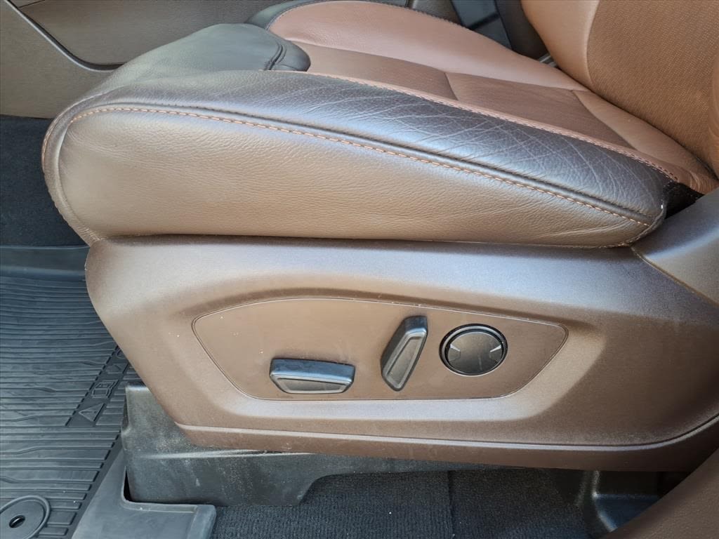 Thumbnail: 2022 Ford Explorer - 18