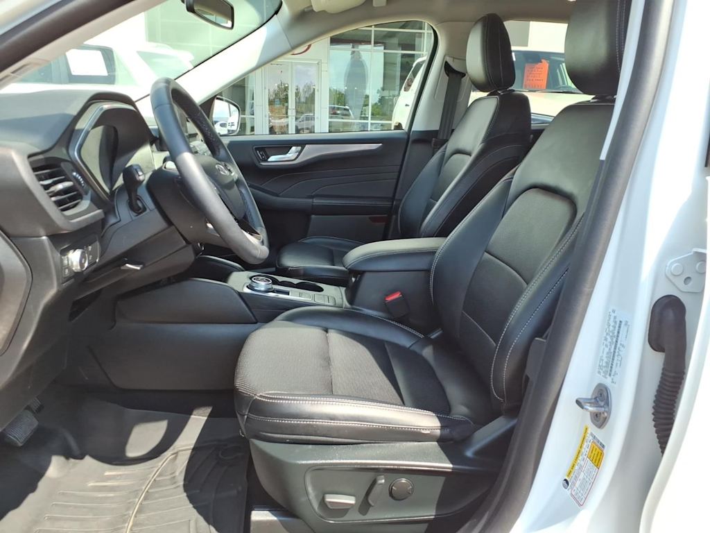 Thumbnail: 2022 Ford Escape - 8