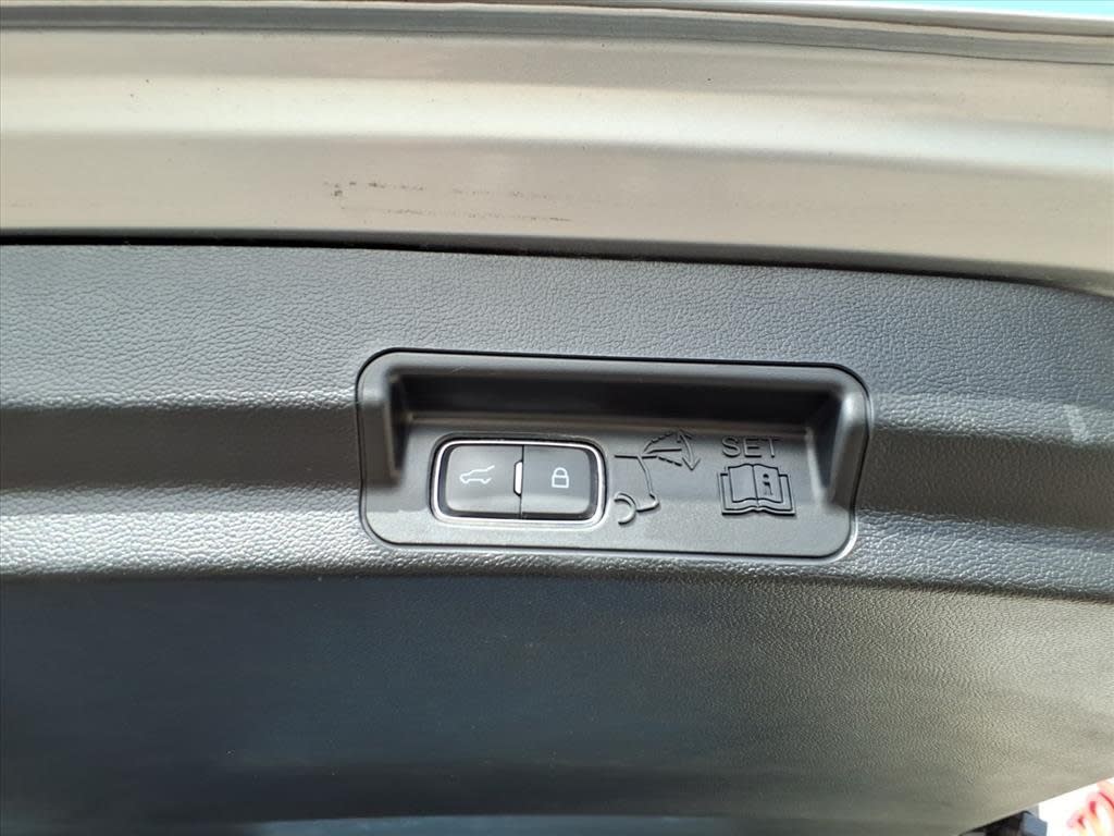 Thumbnail: 2023 Ford Explorer - 17