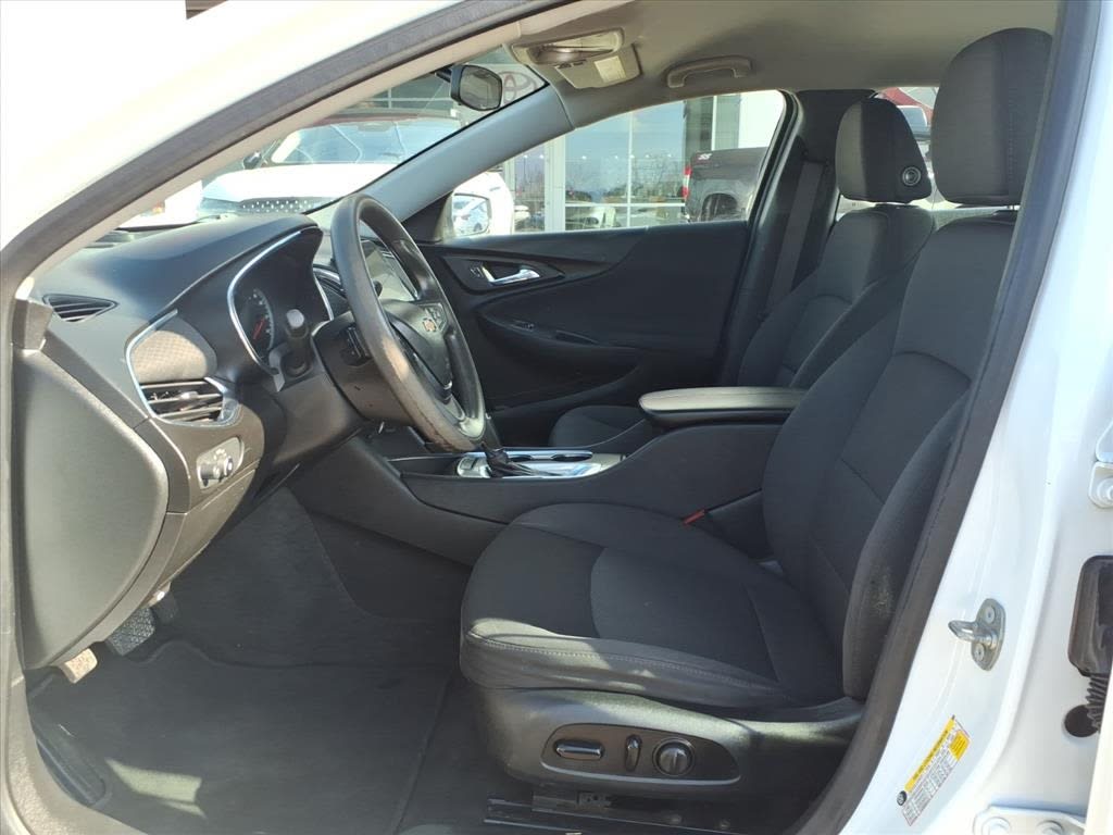 Thumbnail: 2020 Chevrolet Malibu - 7