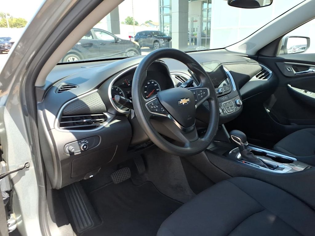 Thumbnail: 2025 Chevrolet Malibu - 6