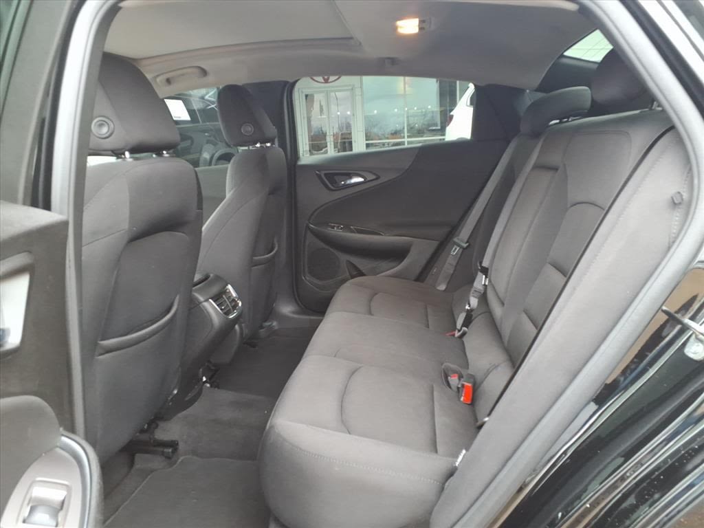 Thumbnail: 2022 Chevrolet Malibu - 9