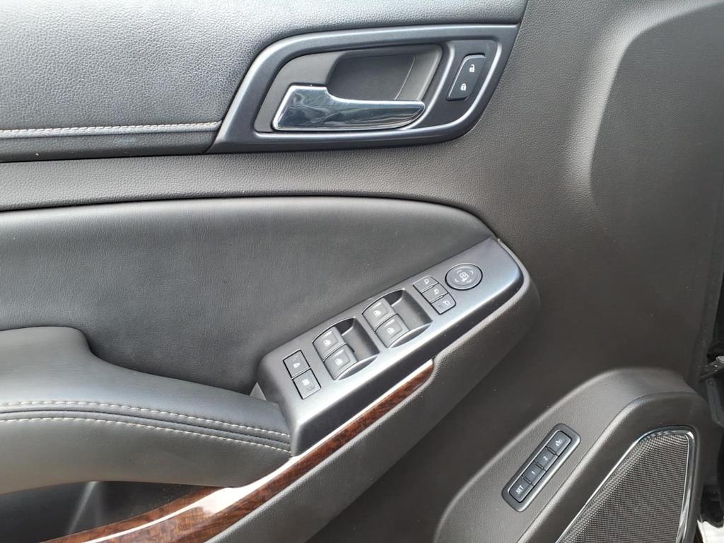 Thumbnail: 2015 GMC Yukon - 19