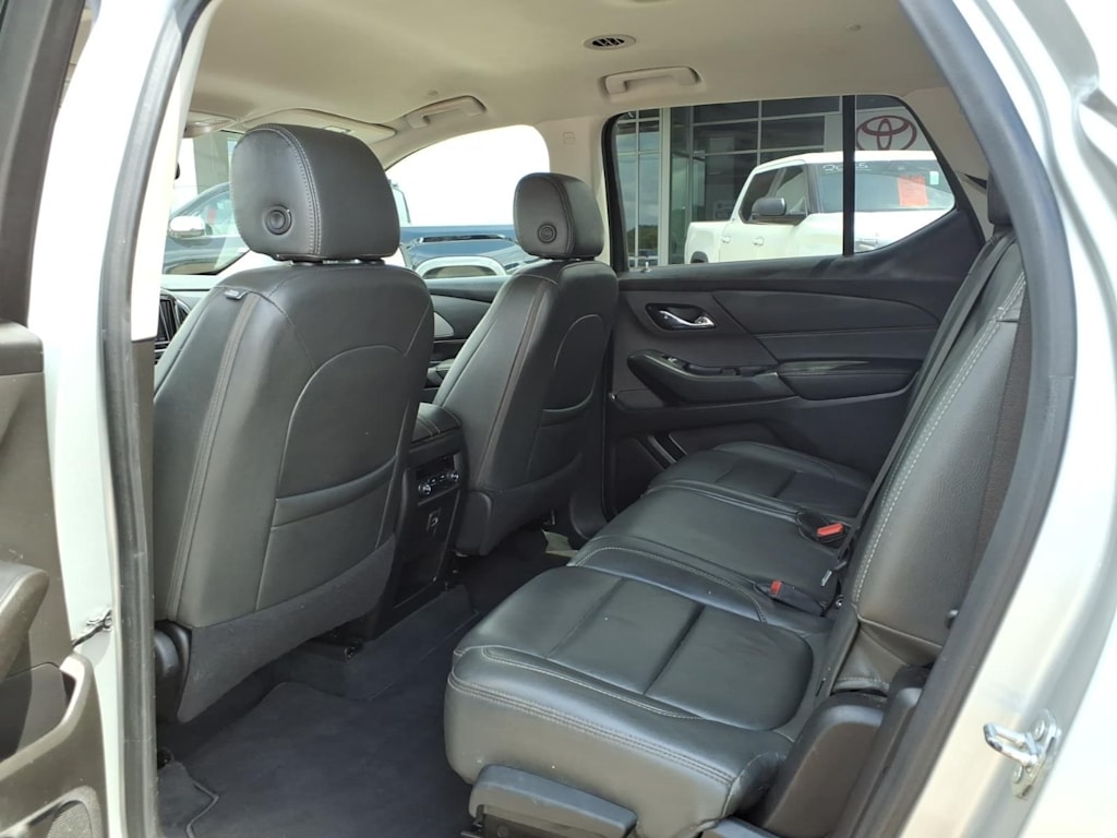Thumbnail: 2021 Chevrolet Traverse - 29