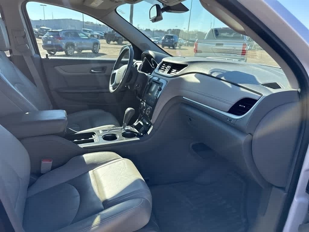 Thumbnail: 2016 Chevrolet Traverse - 6