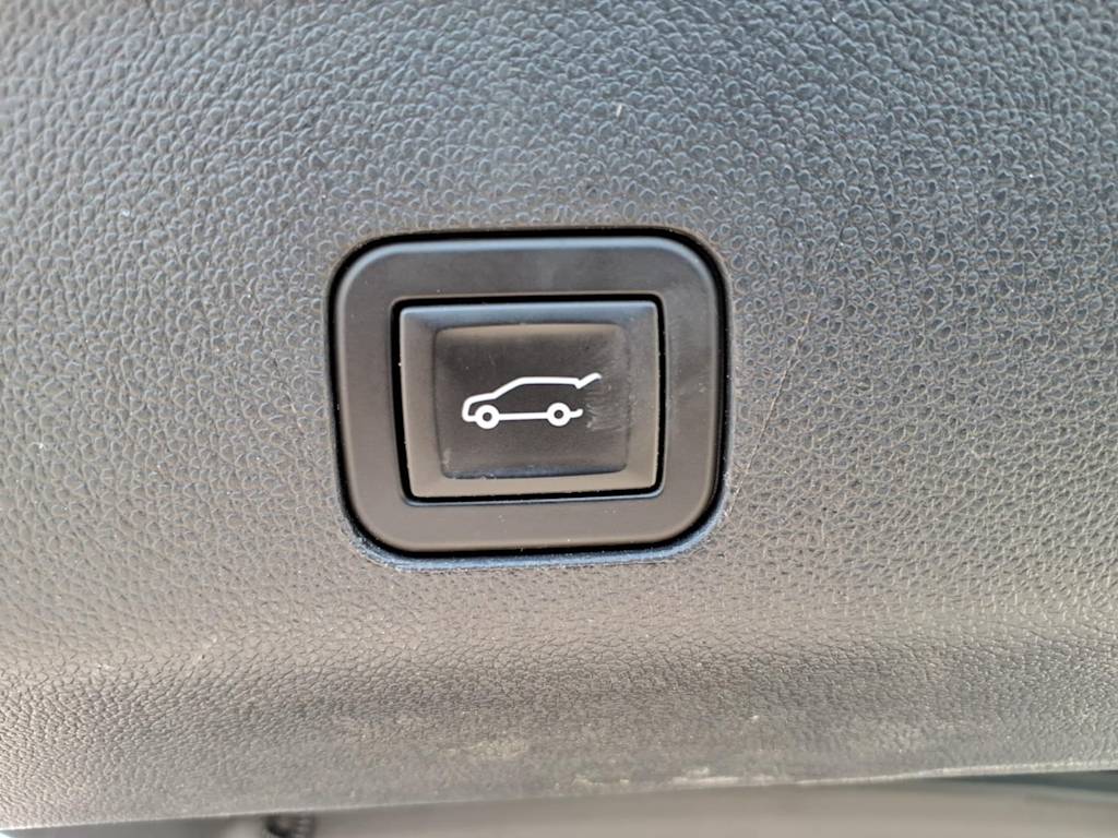 Thumbnail: 2023 Chevrolet Suburban - 19