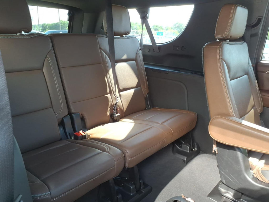 Thumbnail: 2023 Chevrolet Suburban - 32
