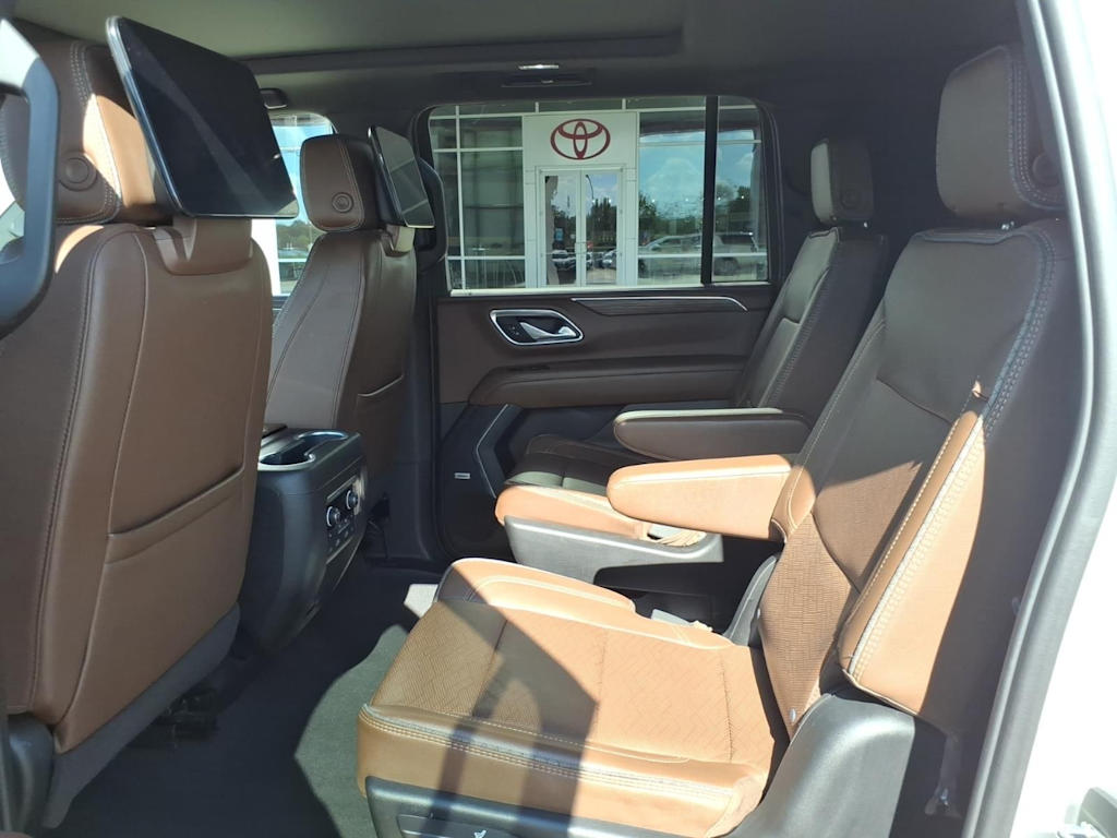 Thumbnail: 2023 Chevrolet Suburban - 9
