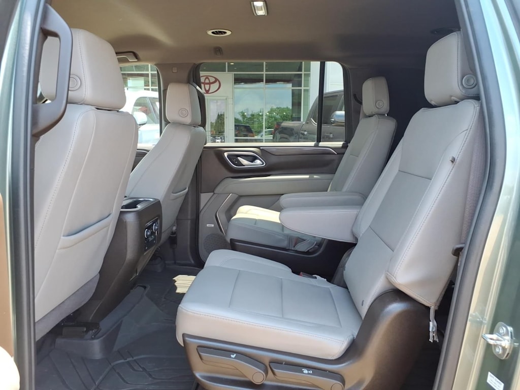 Thumbnail: 2024 Chevrolet Suburban - 9