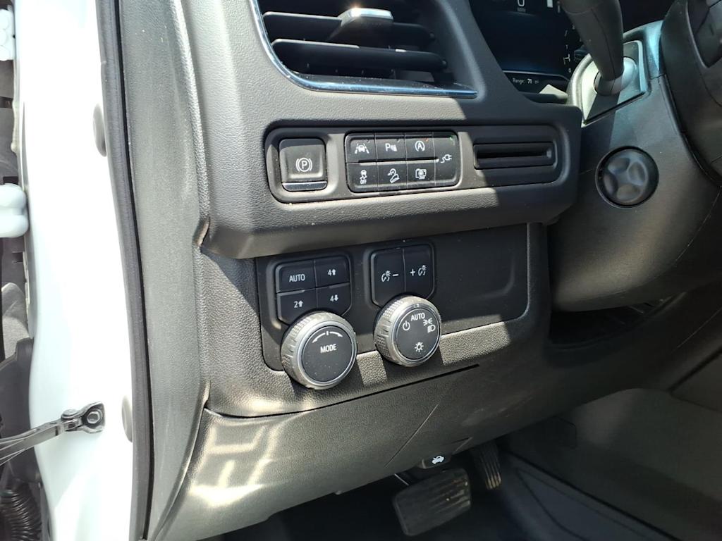 Thumbnail: 2022 Chevrolet Tahoe - 21