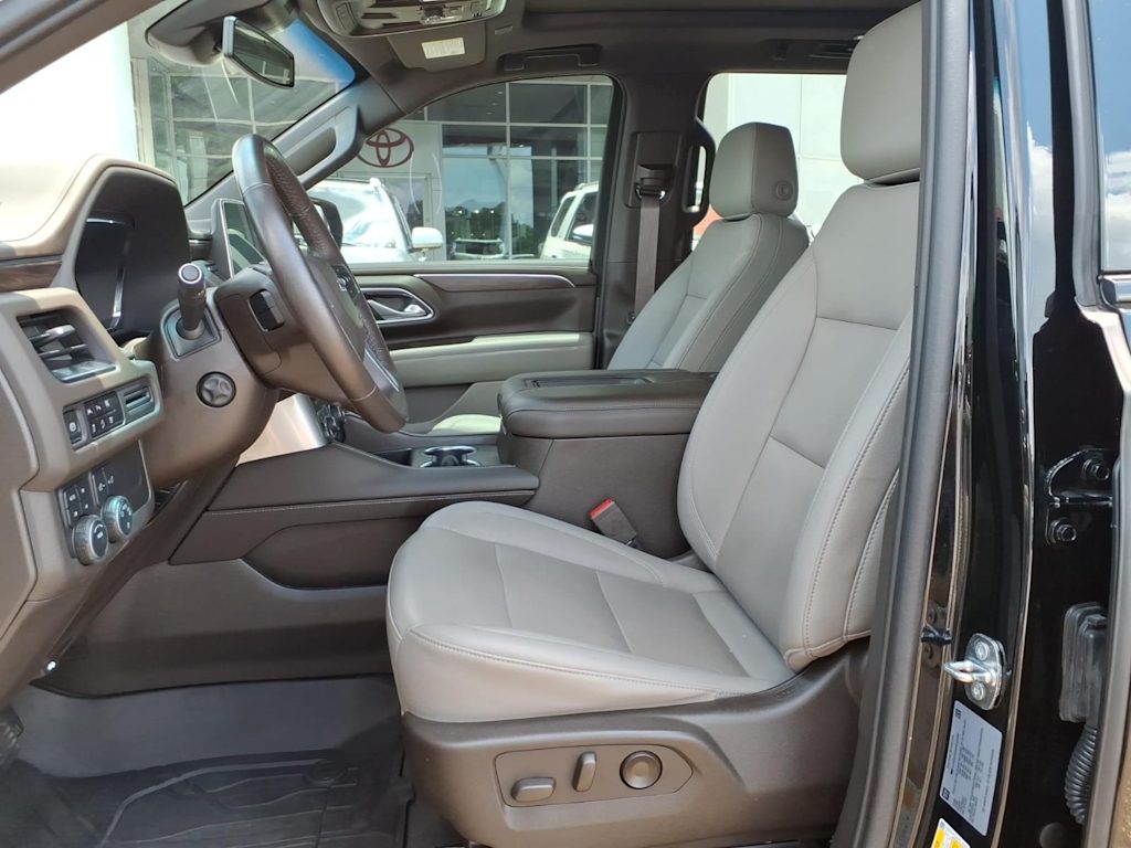 Thumbnail: 2023 Chevrolet Tahoe - 9