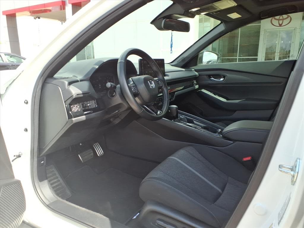 Thumbnail: 2025 Honda Accord - 10