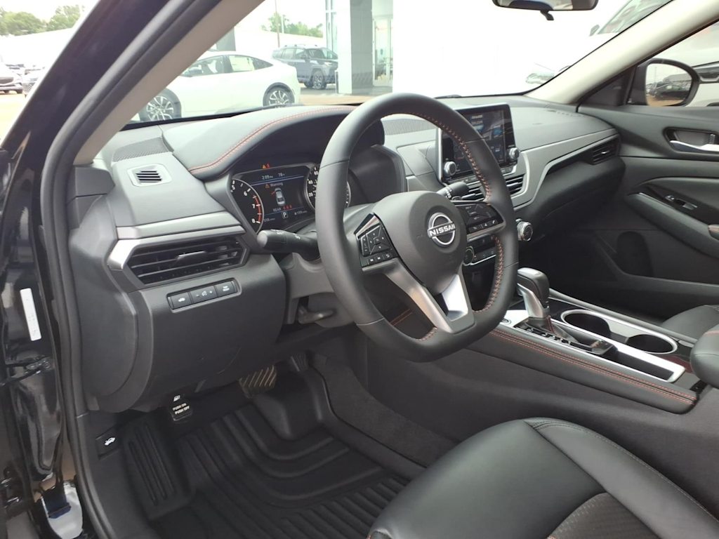 Thumbnail: 2025 Nissan Altima - 6