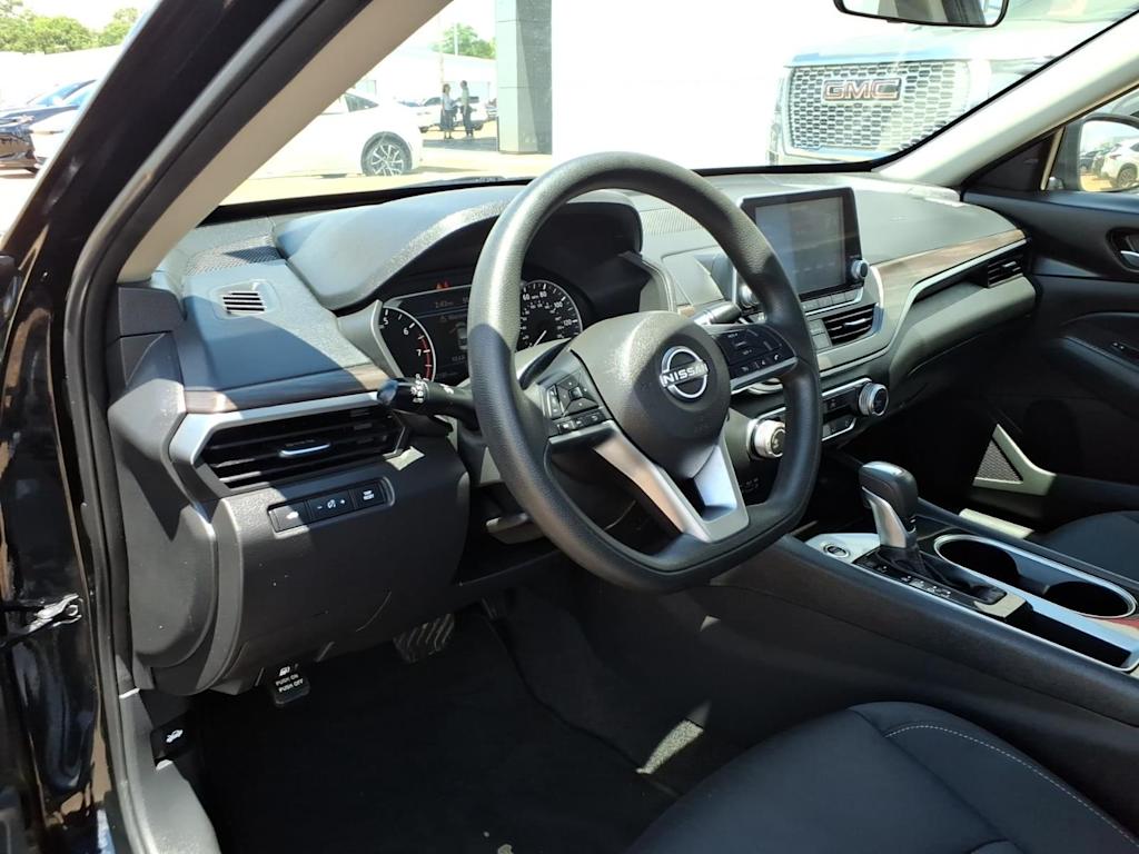 Thumbnail: 2024 Nissan Altima - 6
