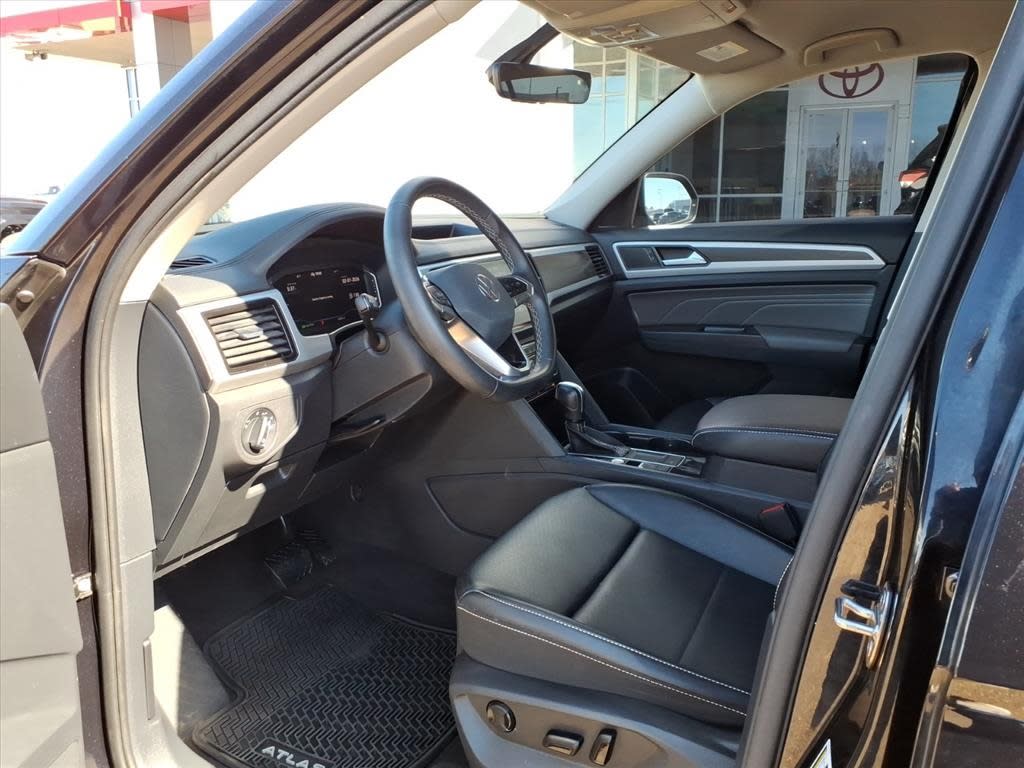 Thumbnail: 2023 Volkswagen Atlas - 28