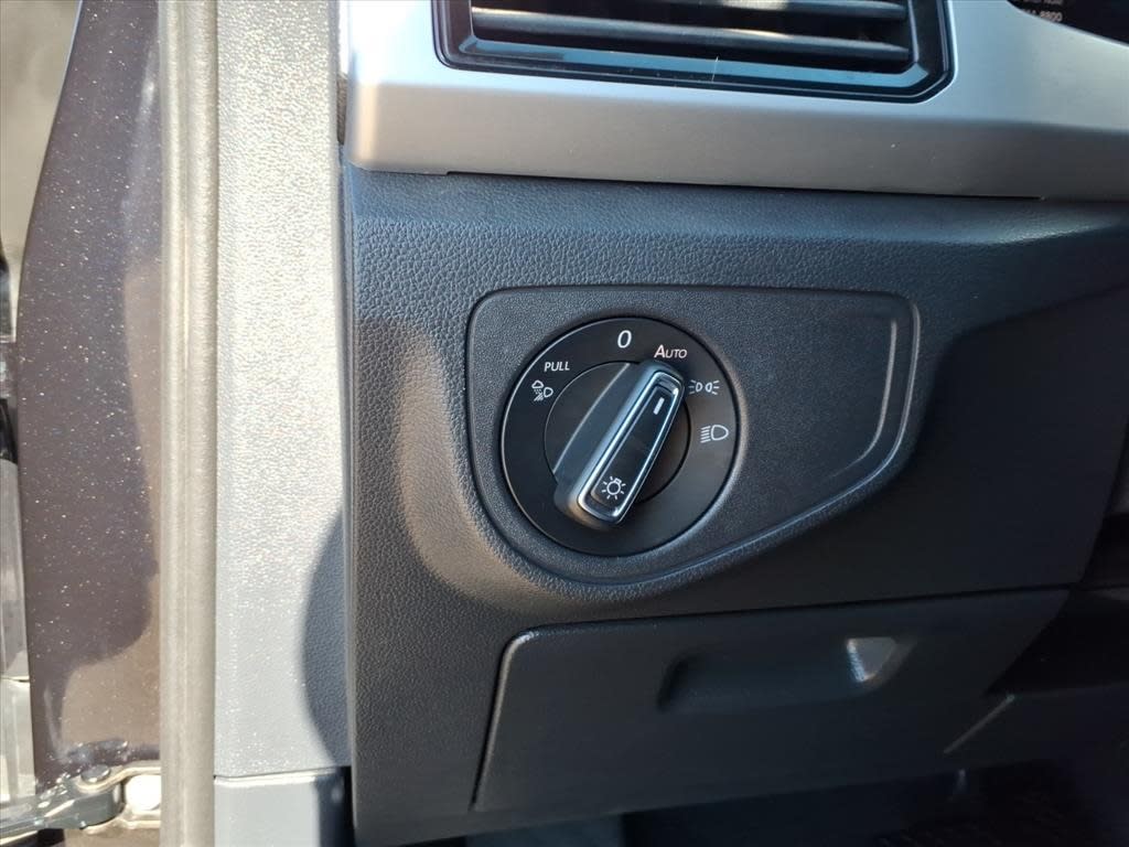 Thumbnail: 2023 Volkswagen Atlas - 20