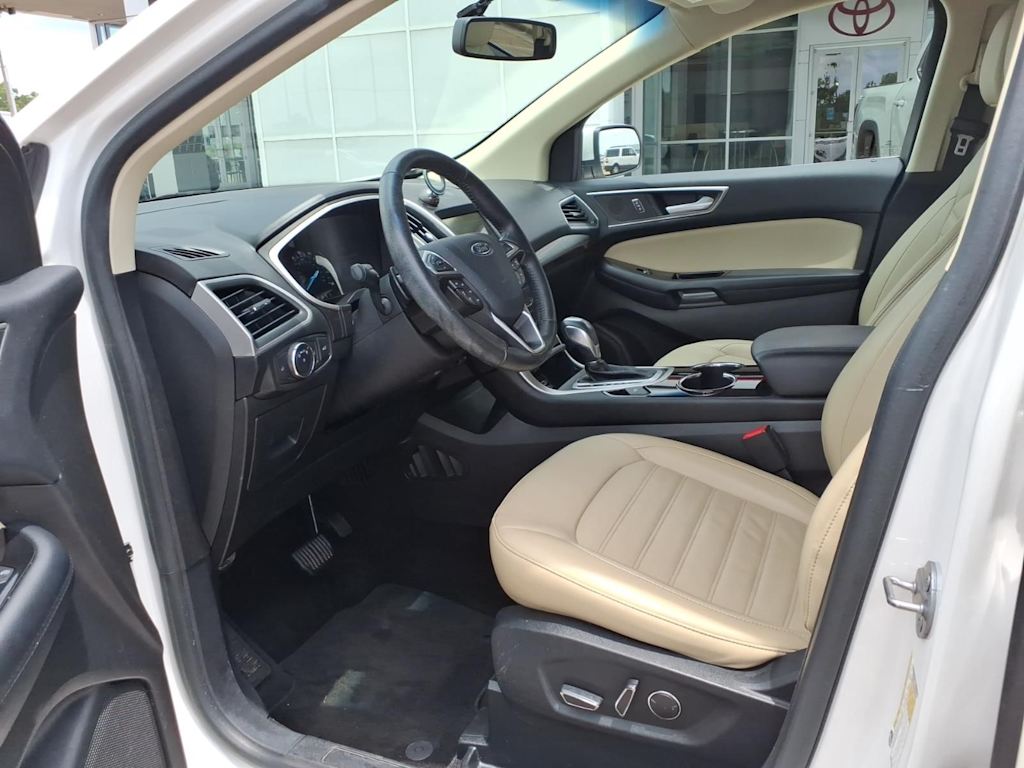 Thumbnail: 2017 Ford Edge - 27