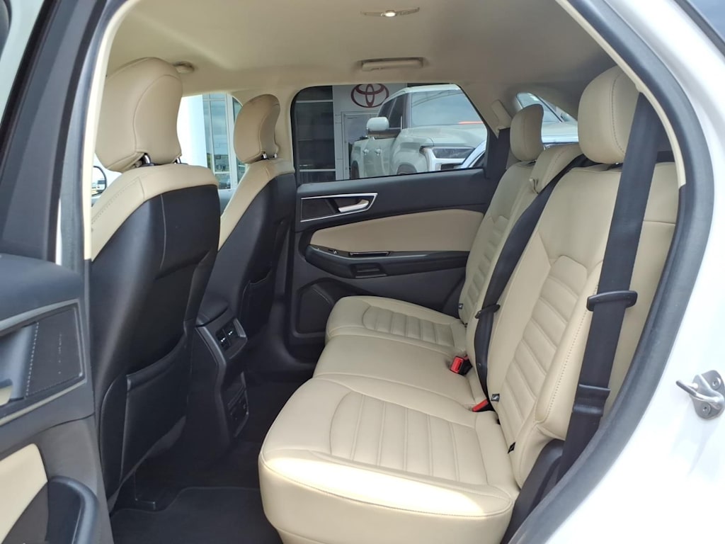 Thumbnail: 2017 Ford Edge - 28