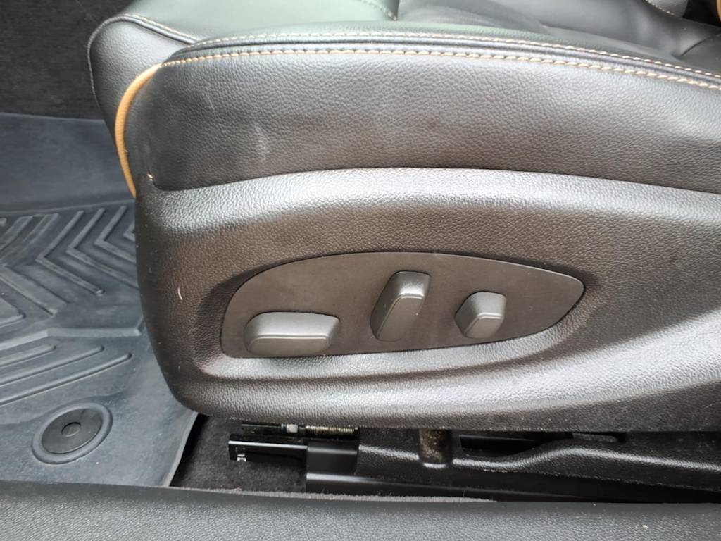Thumbnail: 2014 Chevrolet Impala - 17
