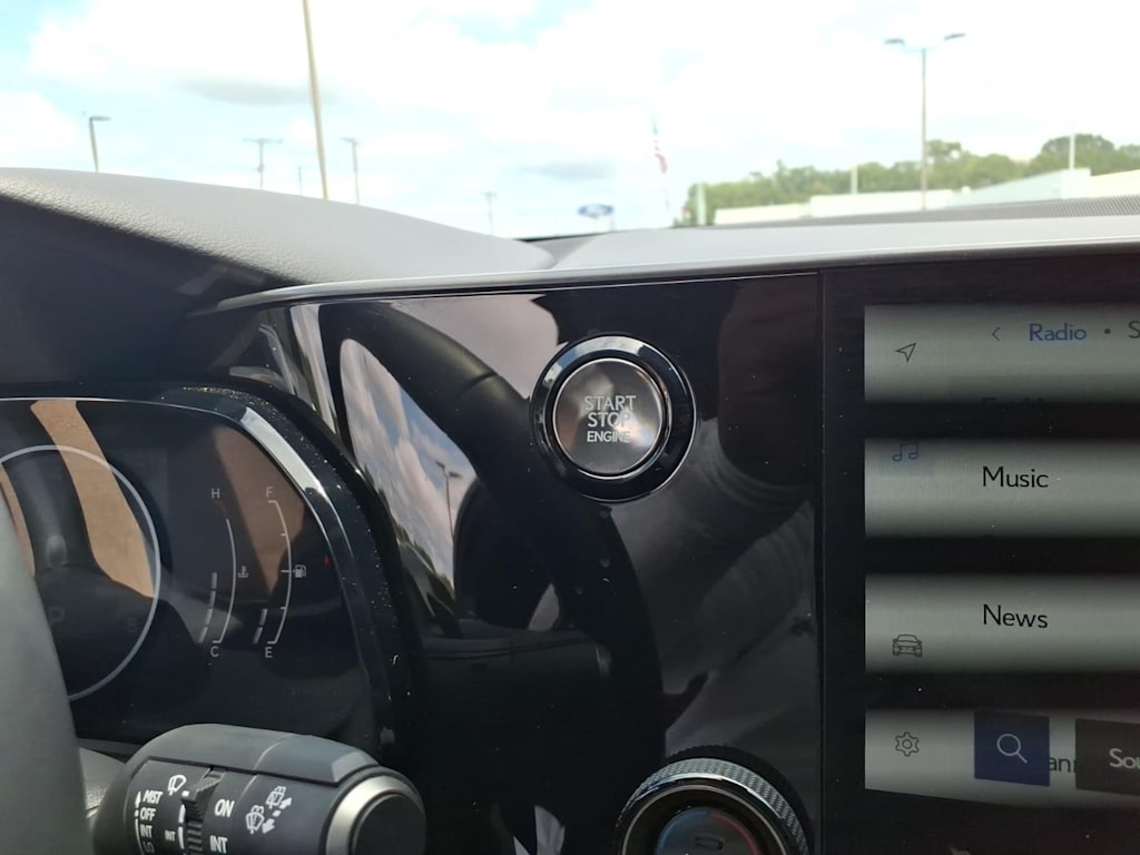 Thumbnail: 2024 Lexus ES - 10