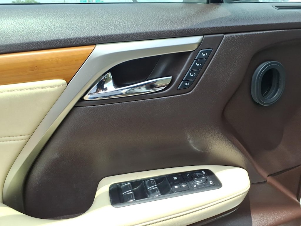 Thumbnail: 2018 Lexus RX - 18