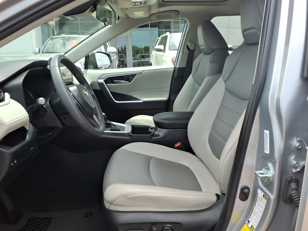 Thumbnail: 2024 Toyota RAV4 - 8