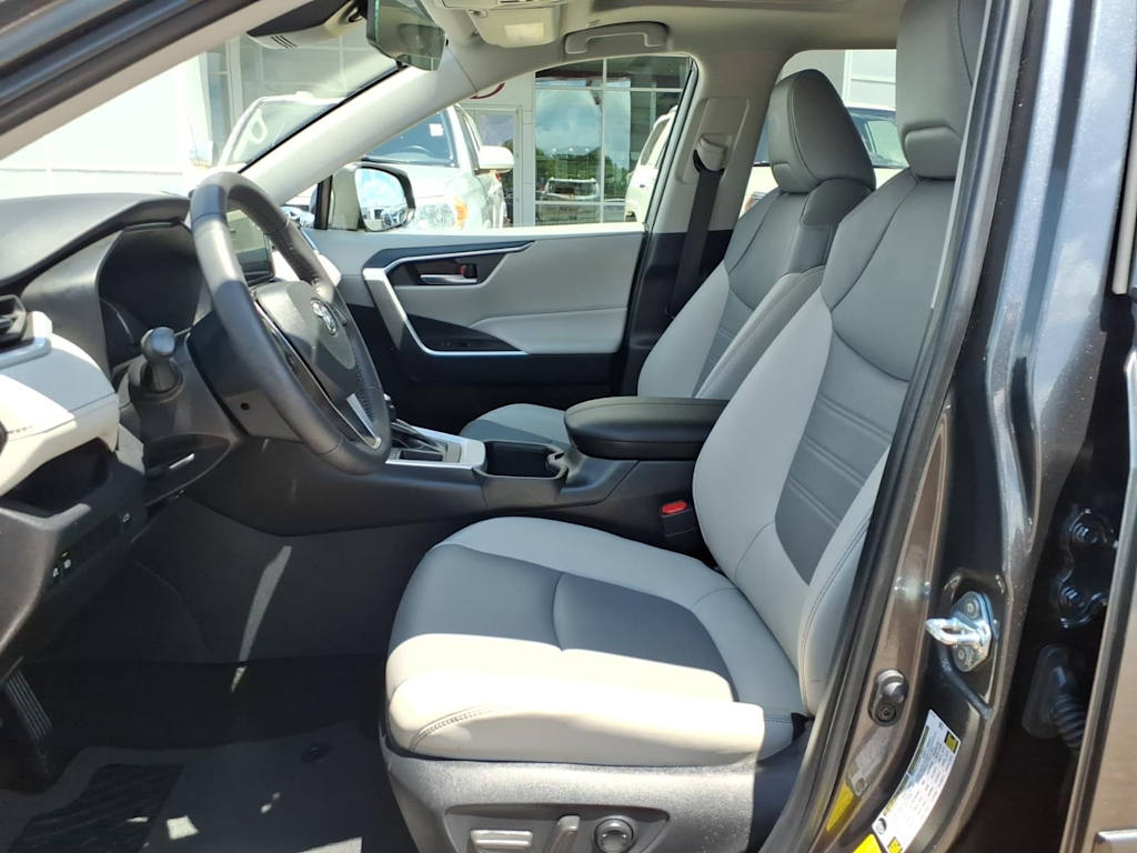 Thumbnail: 2025 Toyota RAV4 - 8