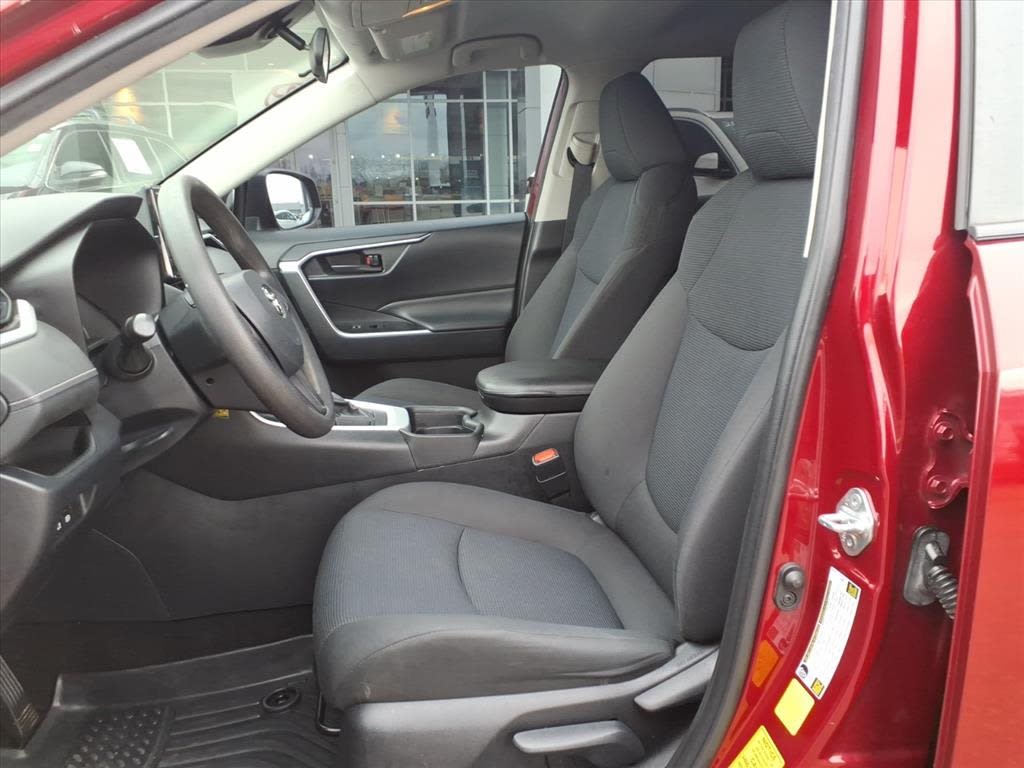 Thumbnail: 2019 Toyota RAV4 - 8