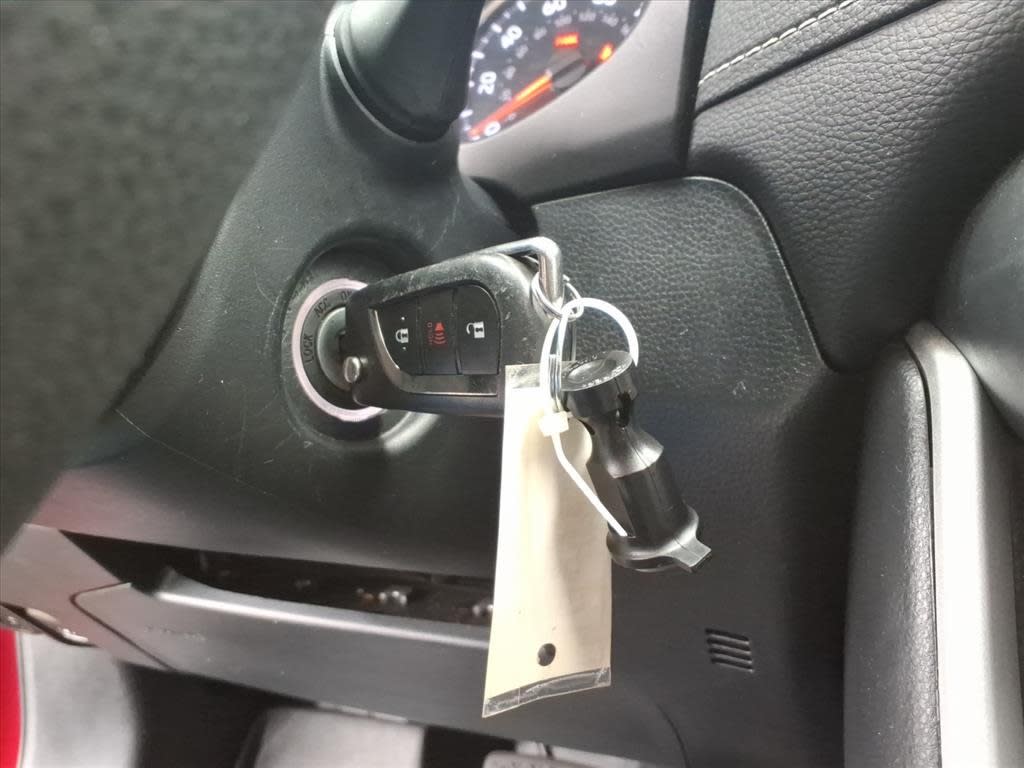 Thumbnail: 2019 Toyota RAV4 - 11