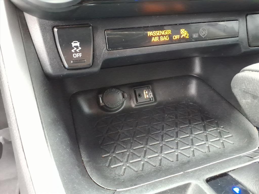 Thumbnail: 2019 Toyota RAV4 - 23