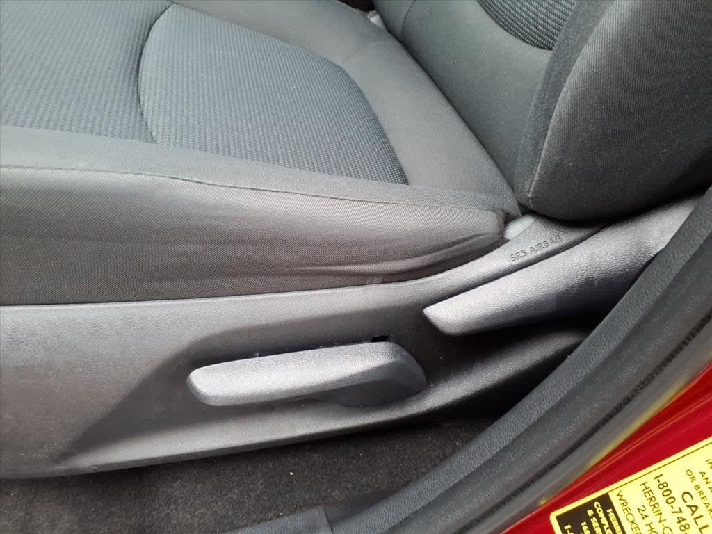 Thumbnail: 2019 Toyota RAV4 - 17