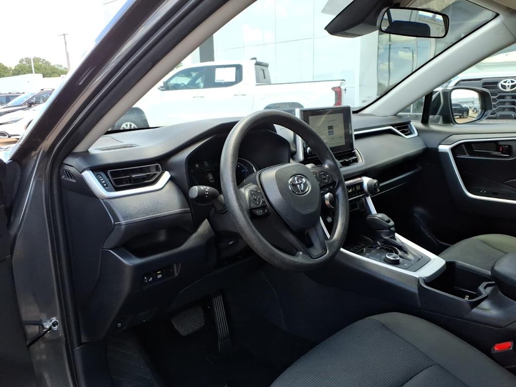 Thumbnail: 2025 Toyota RAV4 - 6