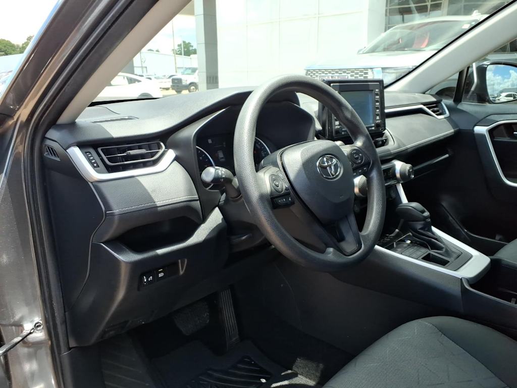 Thumbnail: 2022 Toyota RAV4 - 6
