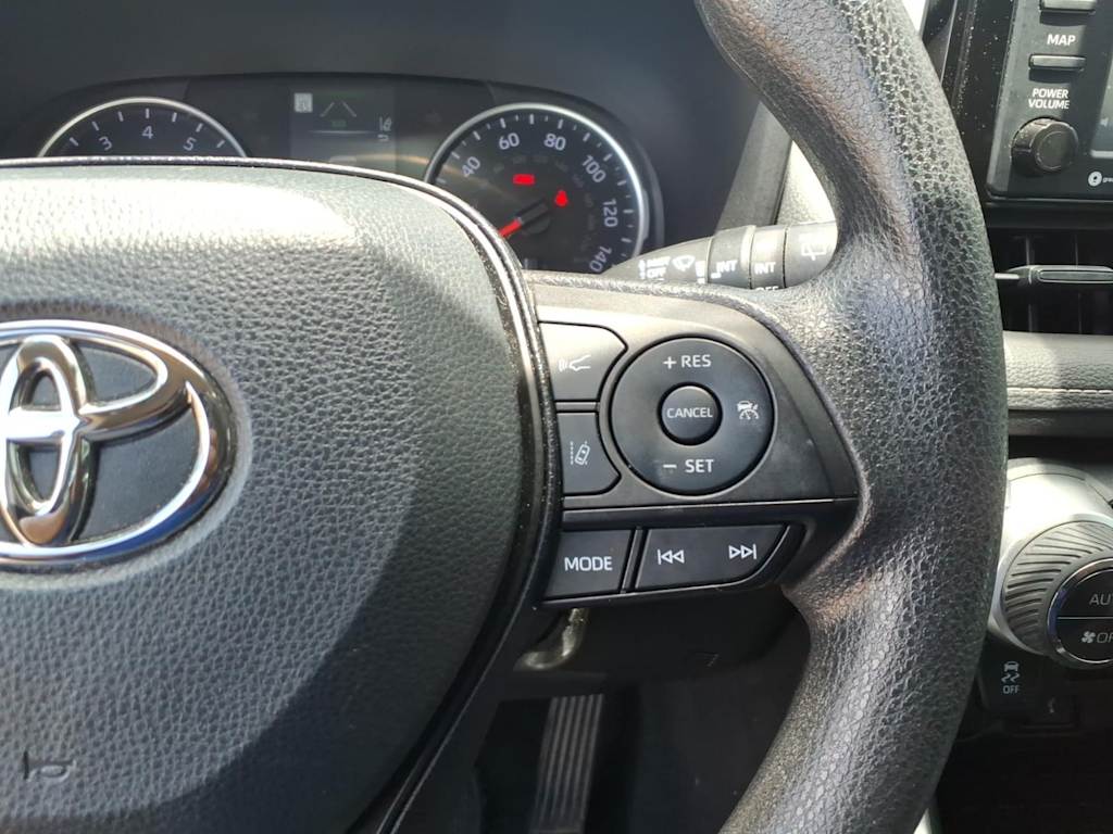 Thumbnail: 2022 Toyota RAV4 - 21